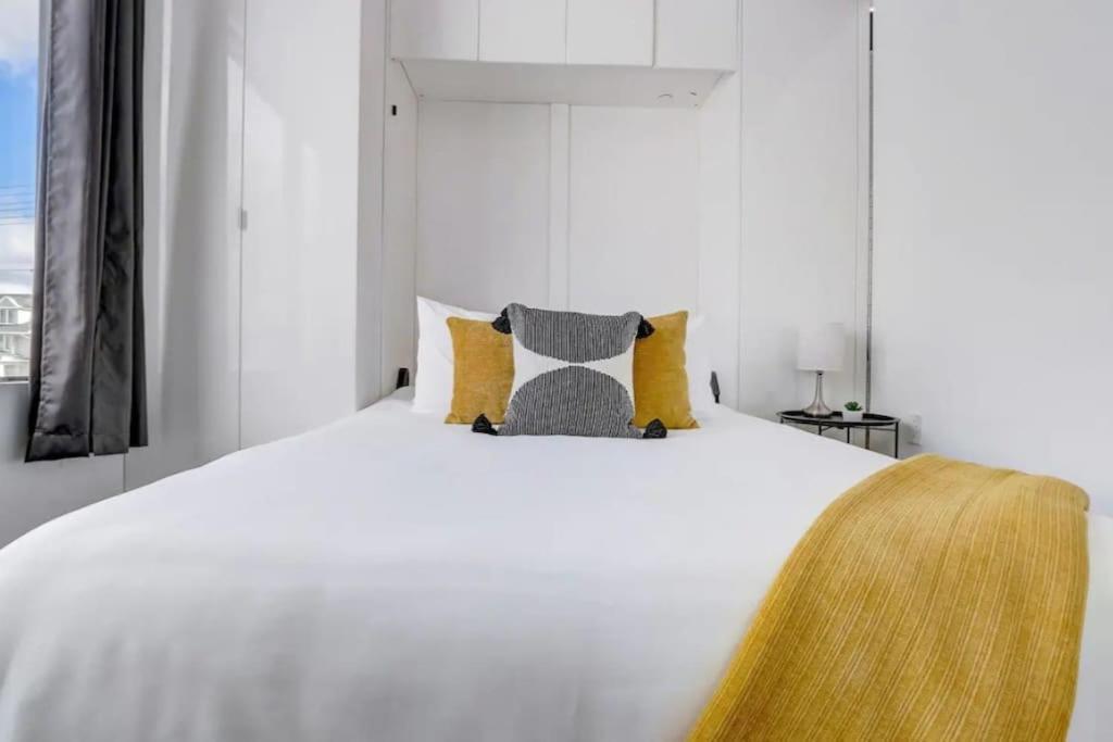 Kcm Mikros Smart Apartments 8 克里夫兰 外观 照片